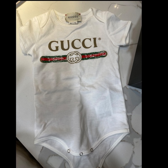 **SOLD**Baby Gucci Gift Set - Picture 11 of 12
